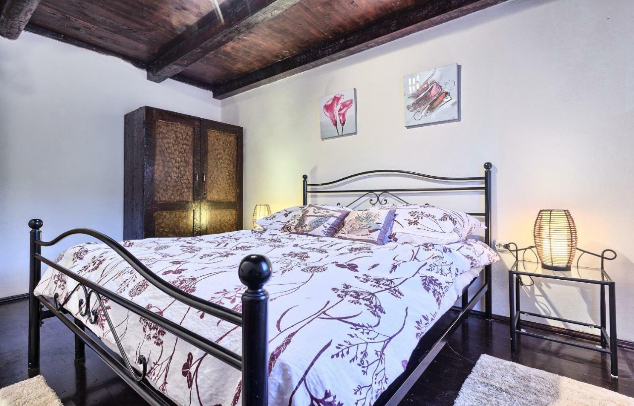 Dalmatia Stone House - Heated Pool *