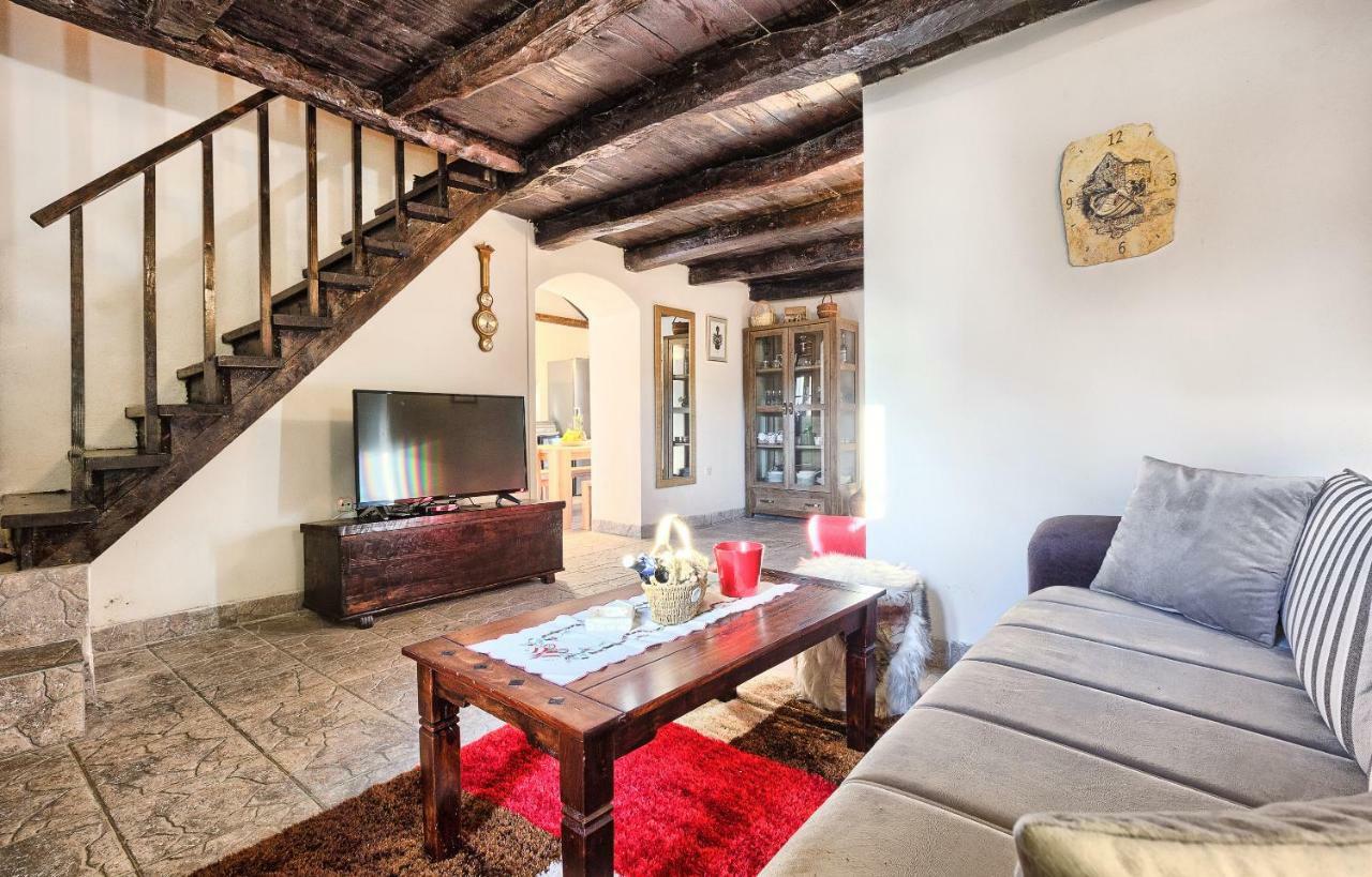 Dalmatia Stone House - Heated Pool Country house *