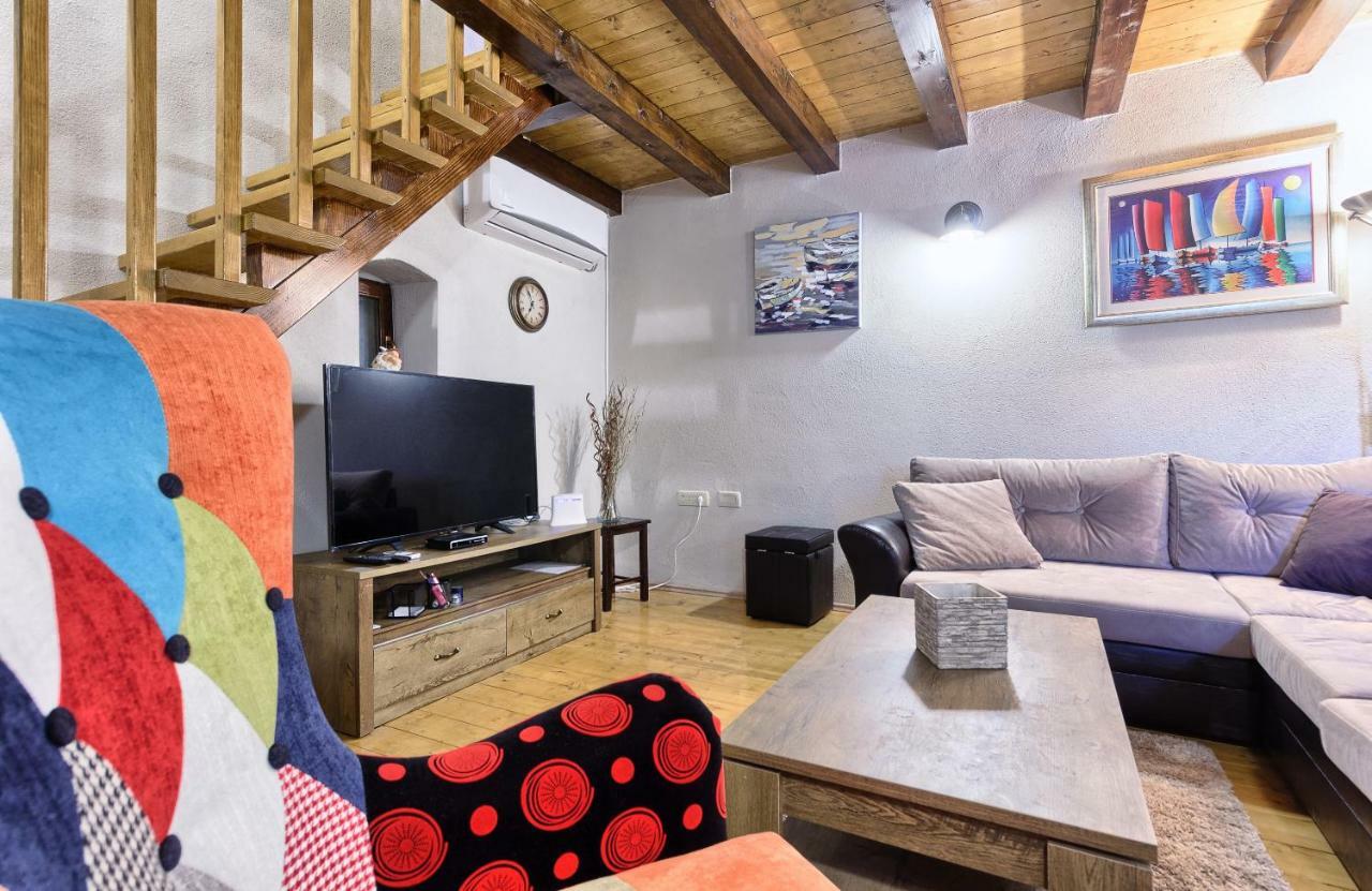 Country house Dalmatia Stone House - Heated Pool
