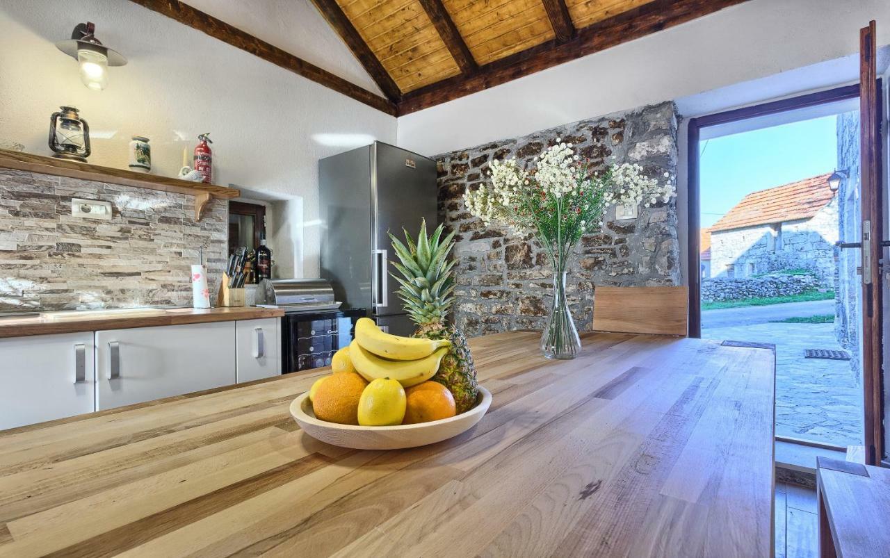 Dalmatia Stone House - Heated Pool *