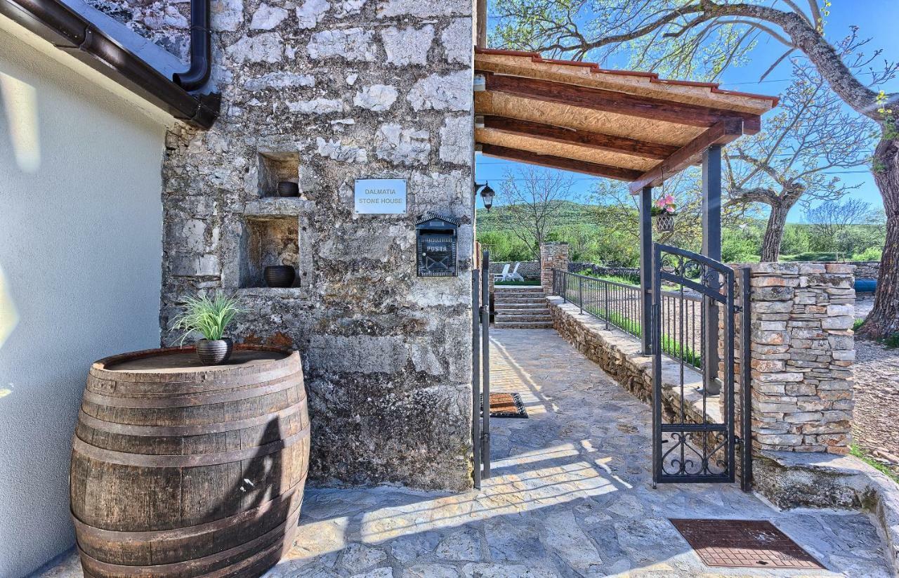 Dalmatia Stone House - Heated Pool Country house