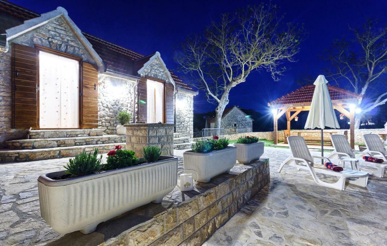 Dalmatia Stone House - Heated Pool Country house