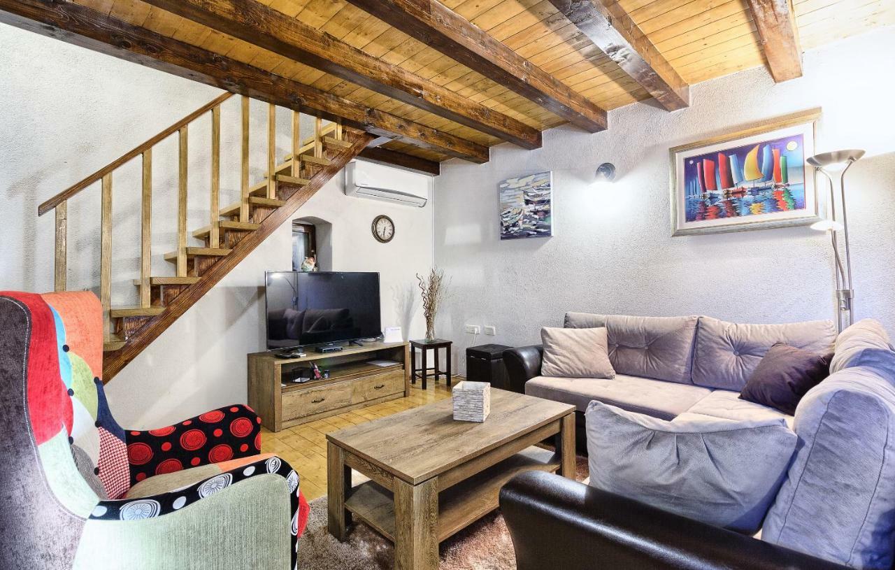 Country house Dalmatia Stone House - Heated Pool *